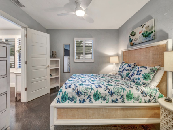 Lido Key Vacation House with Pool Near St. Armands Circle